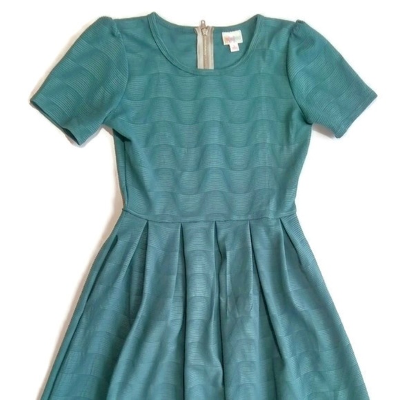 Dresses & Skirts - Lularoe Amelia Teal (S) Wave Texture